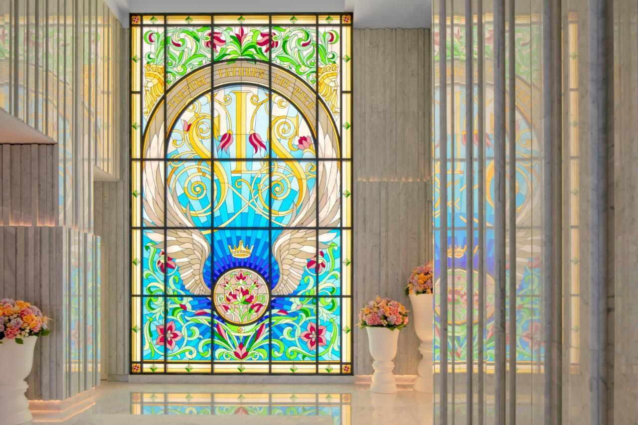 Sls Dubai Hotel & Residences Exterior foto A stained glass window