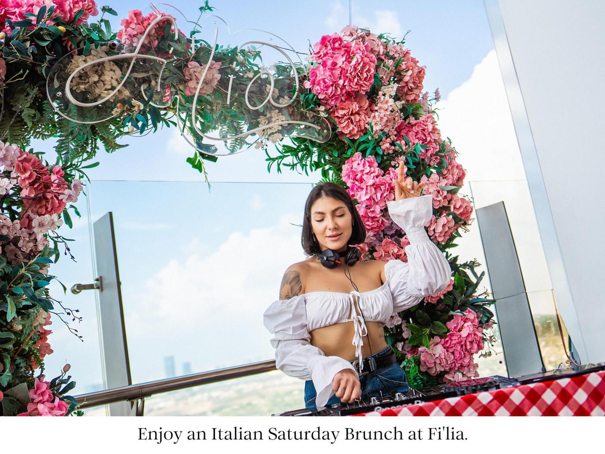 Sls Dubai Hotel & Residences Exterior foto DJ at Villa